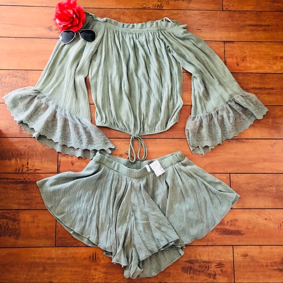 Other - 🍃NWT🍃SAGE SHORT AND BLOUSE SET 🍃